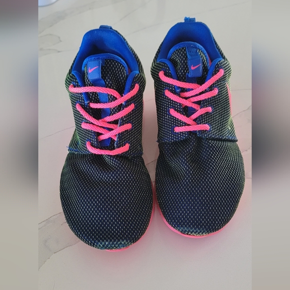 Nike Roshe One Women's Athletic Shoes US Size 7.5 - Used - Picture 3 of 5